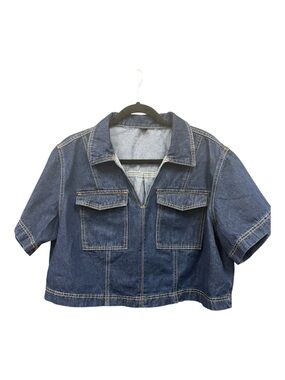 Cropped Dark Blue Denim Jacket with Front Pockets